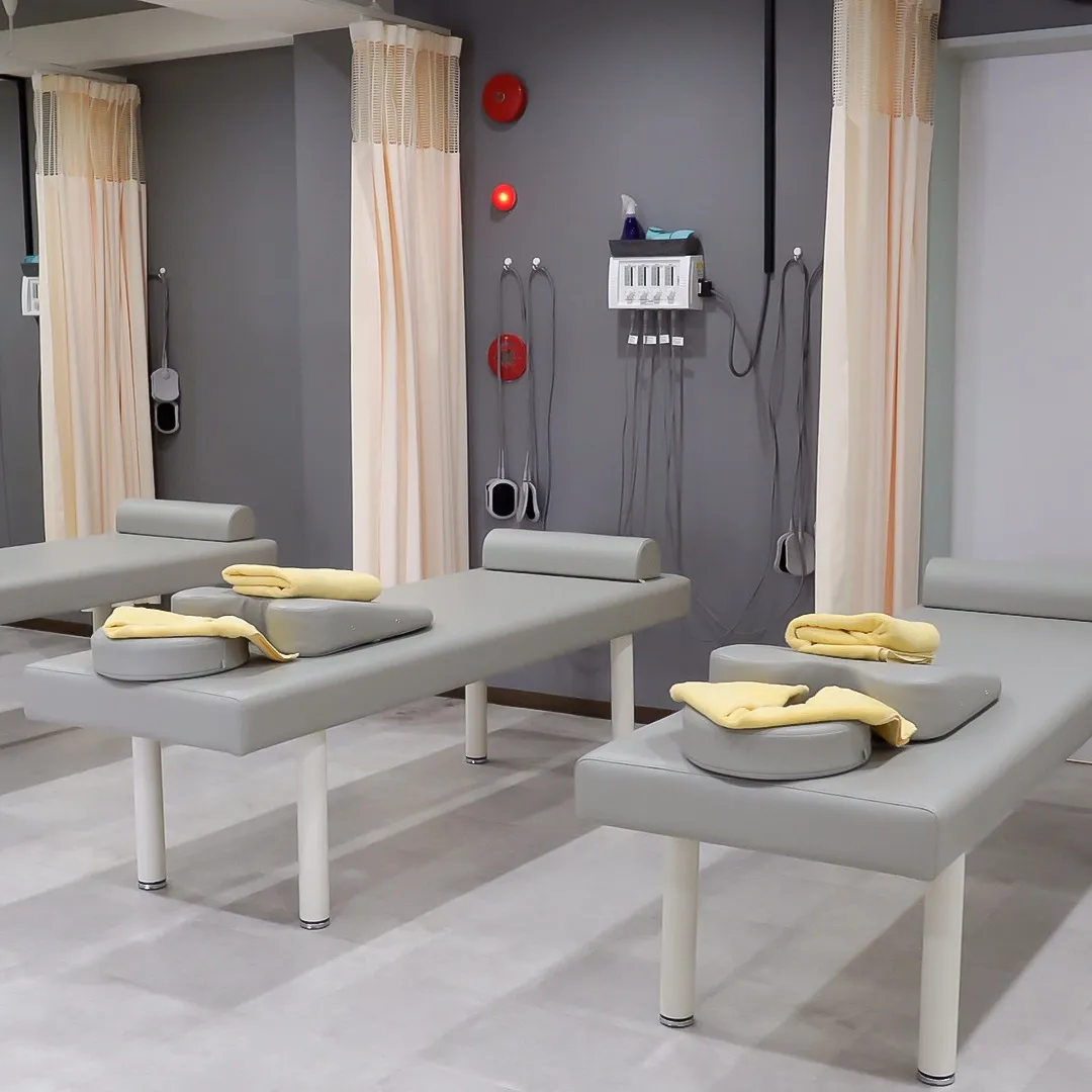 がじゅまる整骨院は、お仕事帰りに立ち寄りやすい整骨院として、...